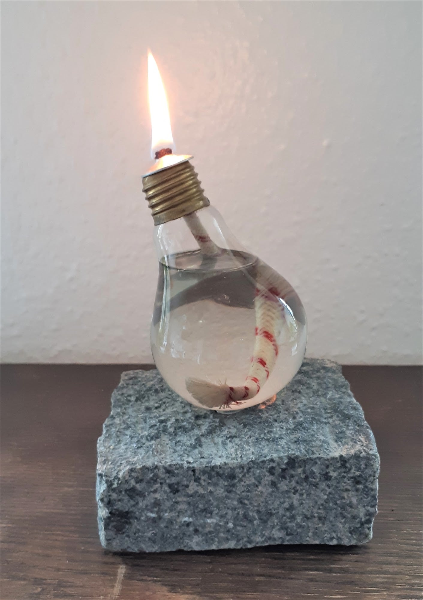 BORNHOLMSK OLIELAMPE af el-pære og granit
Pris kr.250